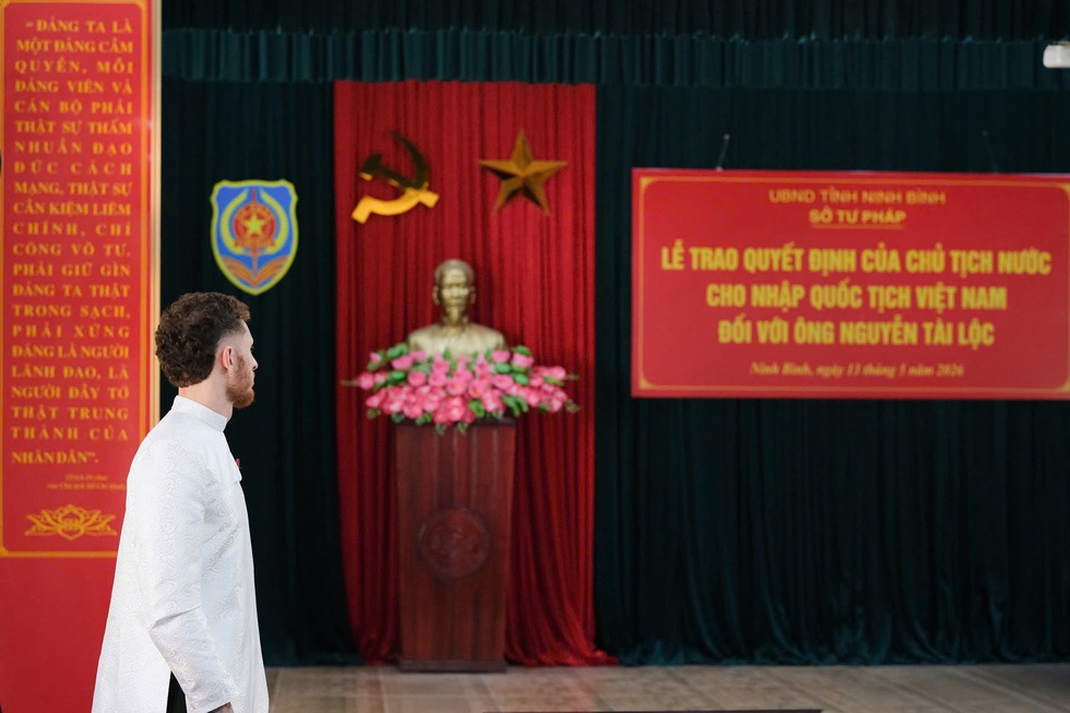 Geovane rạng rỡ trong ng&agrave;y ch&iacute;nh thức mang t&ecirc;n Nguyễn T&agrave;i Lộc: HLV Kim Sang-sik sẽ rất vui - Ảnh 4.