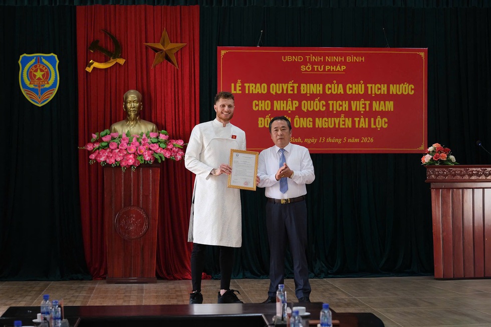 Geovane rạng rỡ trong ng&agrave;y ch&iacute;nh thức mang t&ecirc;n Nguyễn T&agrave;i Lộc: HLV Kim Sang-sik sẽ rất vui - Ảnh 2.