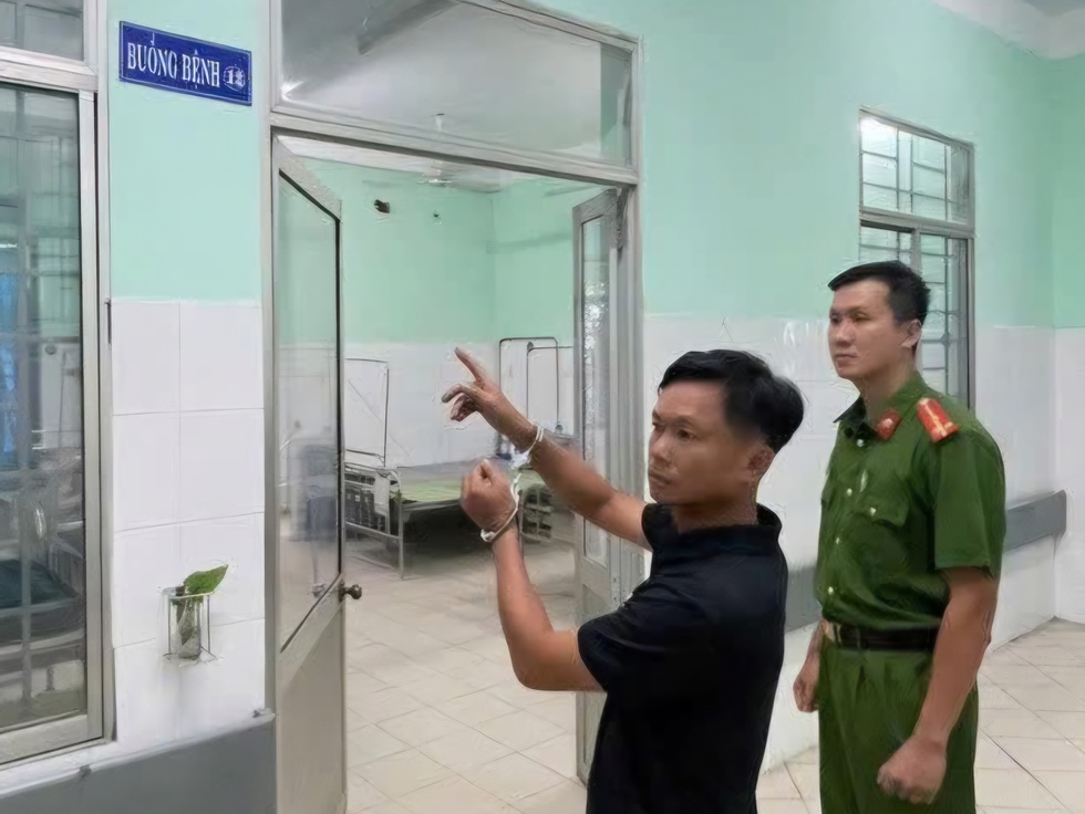 Đ&agrave; Nẵng: Trộm tiền v&agrave; điện thoại của bệnh nh&acirc;n rồi mang đi nhậu, h&aacute;t karaoke- Ảnh 1.