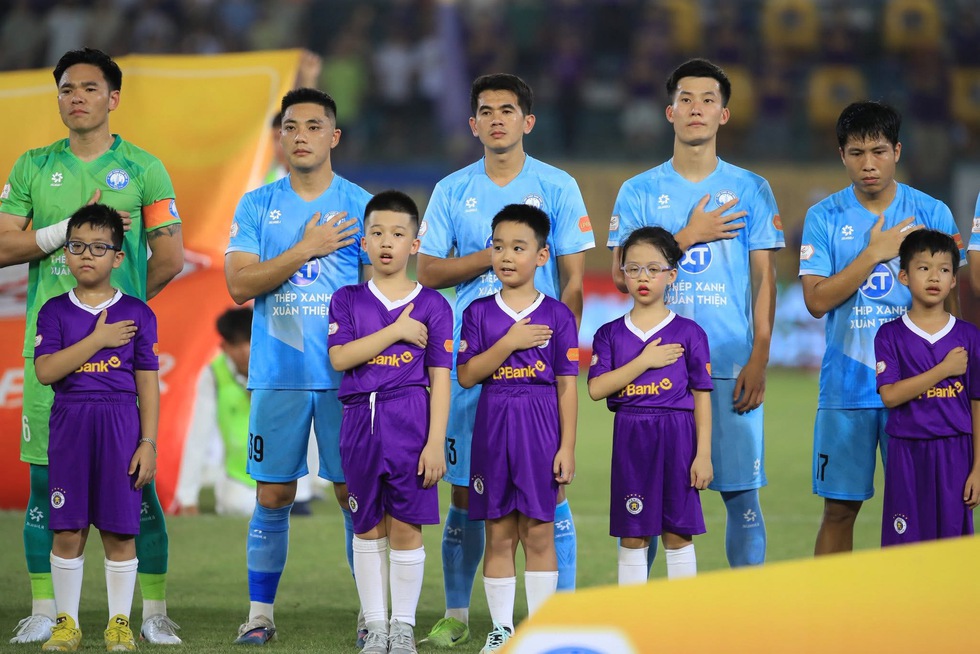 Ho&agrave;ng H&ecirc;n rực s&aacute;ng hơn Xu&acirc;n Son, H&agrave; Nội thắng thuyết phục Nam Định: Chiếm lĩnh tốp 3!- Ảnh 1.