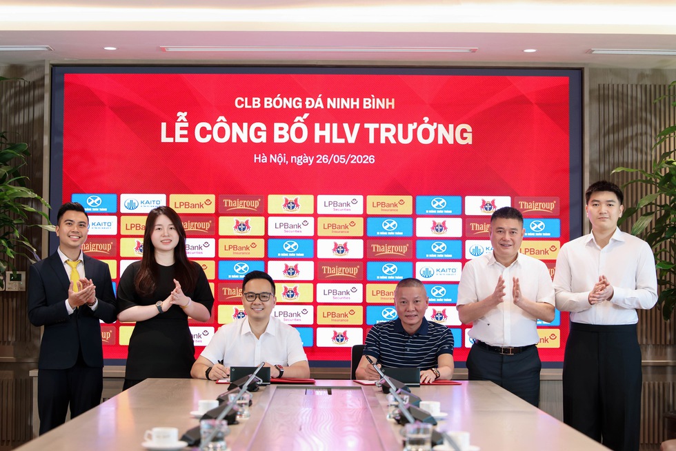 HLV Chu Đ&igrave;nh Nghi&ecirc;m k&yacute; hợp đồng 3 năm với CLB Ninh B&igrave;nh, &ocirc;ng Nguyễn Đức Thụy n&oacute;i g&igrave;?- Ảnh 1.