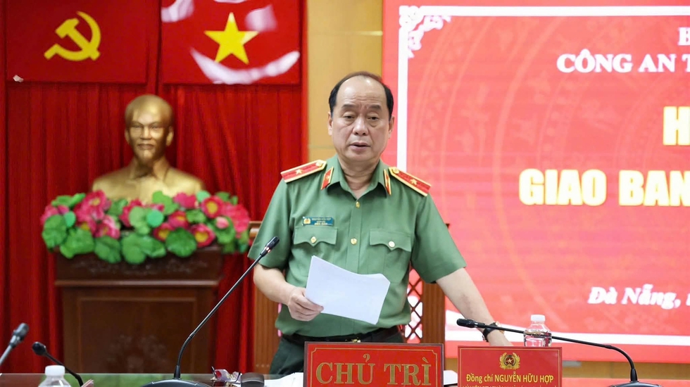 Thiếu tướng Nguyễn Hữu Hợp: Mạnh tay truy qu&eacute;t h&agrave;ng giả, ma t&uacute;y trong m&ugrave;a lễ hội- Ảnh 1.