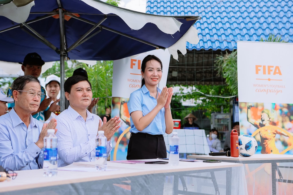 160 cầu thủ tham dự Festival b&oacute;ng đ&aacute; nữ trẻ 2026 tại Vĩnh Long - Ảnh 1.