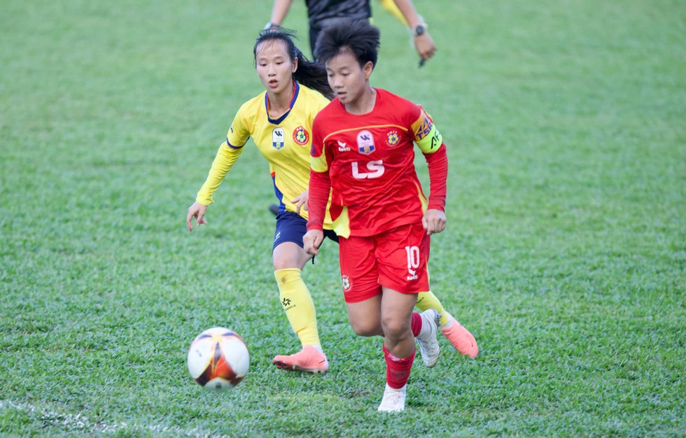 Lần đầu giải nữ Việt Nam đá thể thức hấp dẫn như V-League, đội TP.HCM I ra quân tưng bừng- Ảnh 2.