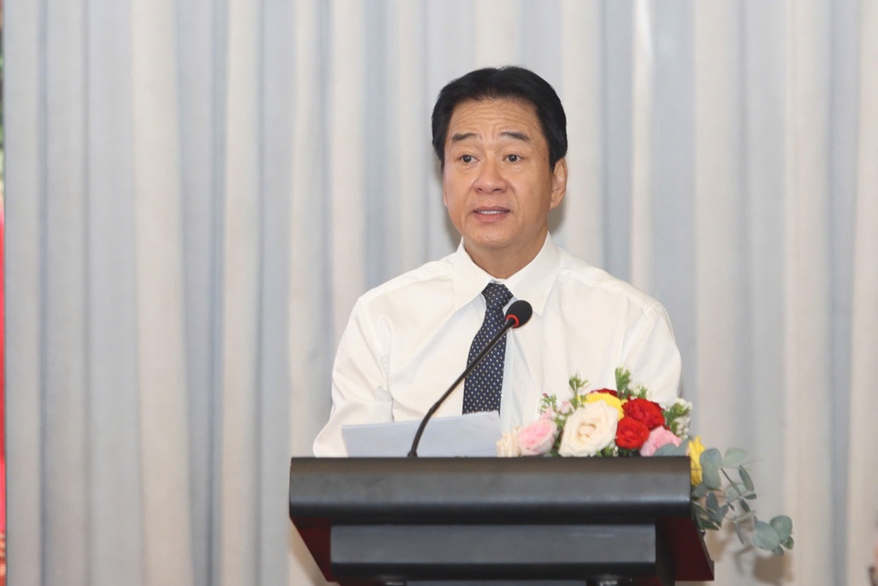 &Ocirc;ng Nguyễn Long Bi&ecirc;n, Ph&oacute; chủ tịch UBND tỉnh Kh&aacute;nh H&ograve;a, ph&aacute;t biểu khai mạc hội thảo