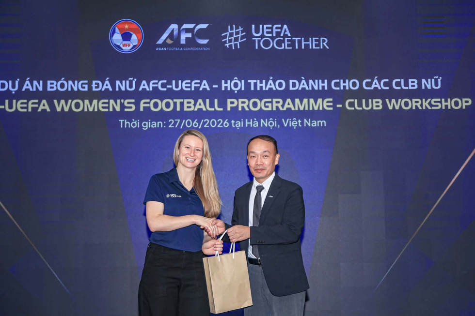 C&uacute; đột ph&aacute; chiến lược của b&oacute;ng đ&aacute; nữ Việt Nam, cả AFC v&agrave; UEFA c&ugrave;ng v&agrave;o cuộc- Ảnh 3.