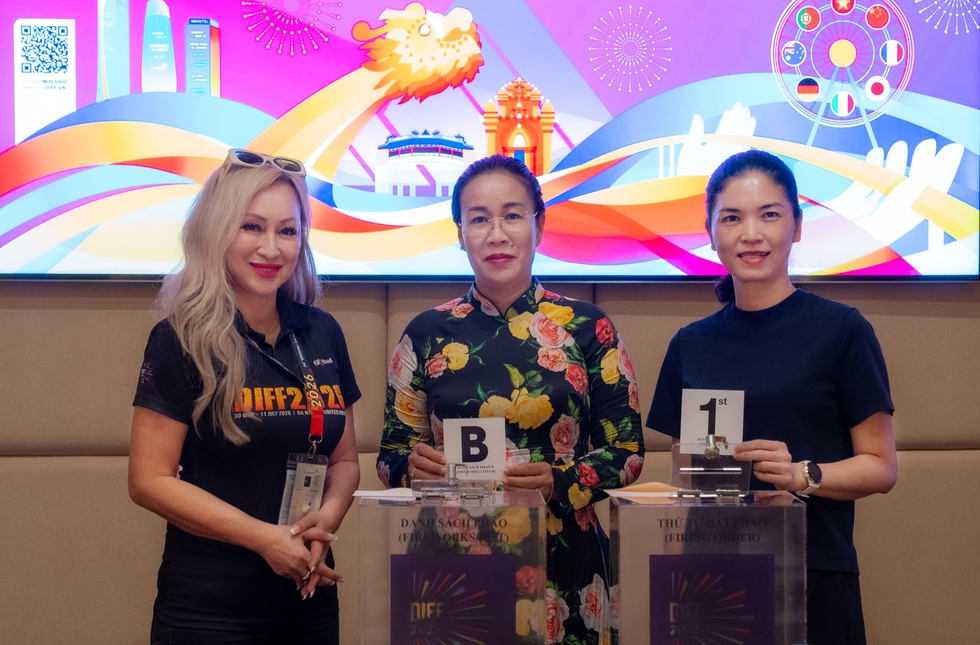 Lộ diện 2 đội v&agrave;o chung kết Lễ hội ph&aacute;o hoa quốc tế Đ&agrave; Nẵng 2026- Ảnh 6.
