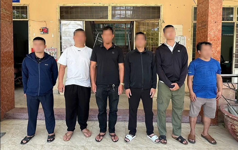 Hỗn chiến n&aacute;o loạn qu&aacute;n nhậu ở Đ&agrave; Nẵng, 6 người bị mời l&agrave;m việc- Ảnh 2.