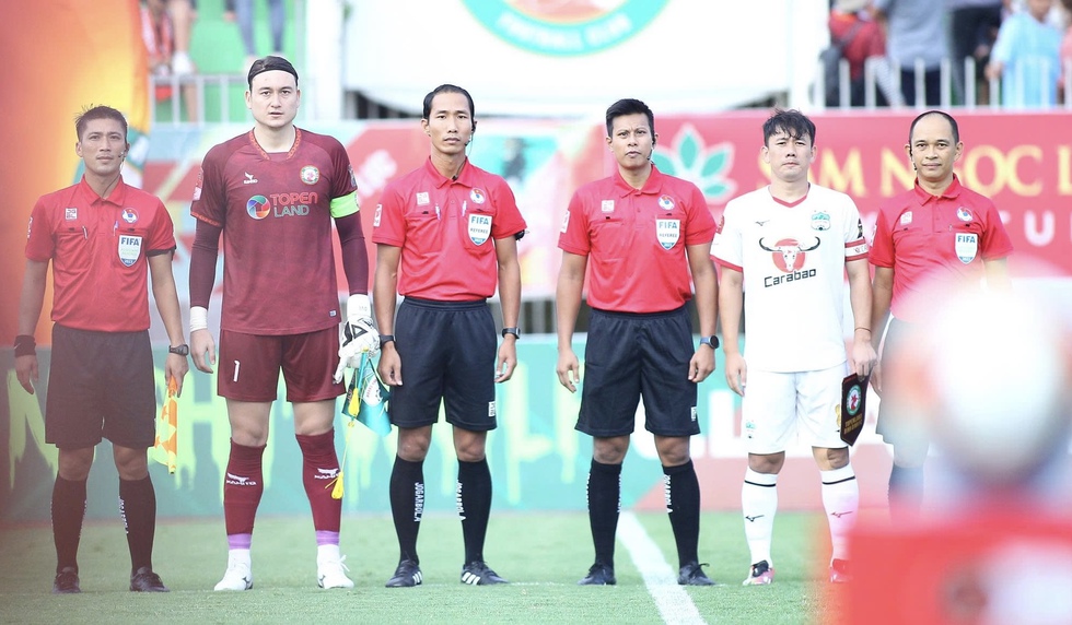Bắc Ninh đề nghị thu&ecirc; trọng t&agrave;i ngoại bắt trận play-off, n&agrave;o ngờ VFF đ&atilde; chủ động mời 2 trọng t&agrave;i Singapore- Ảnh 1.