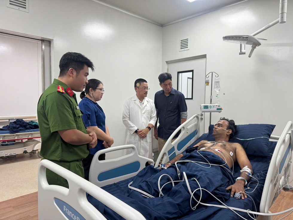 Lật ca n&ocirc; du lịch ở Ph&uacute; Quốc: 15 người tử vong- Ảnh 2.