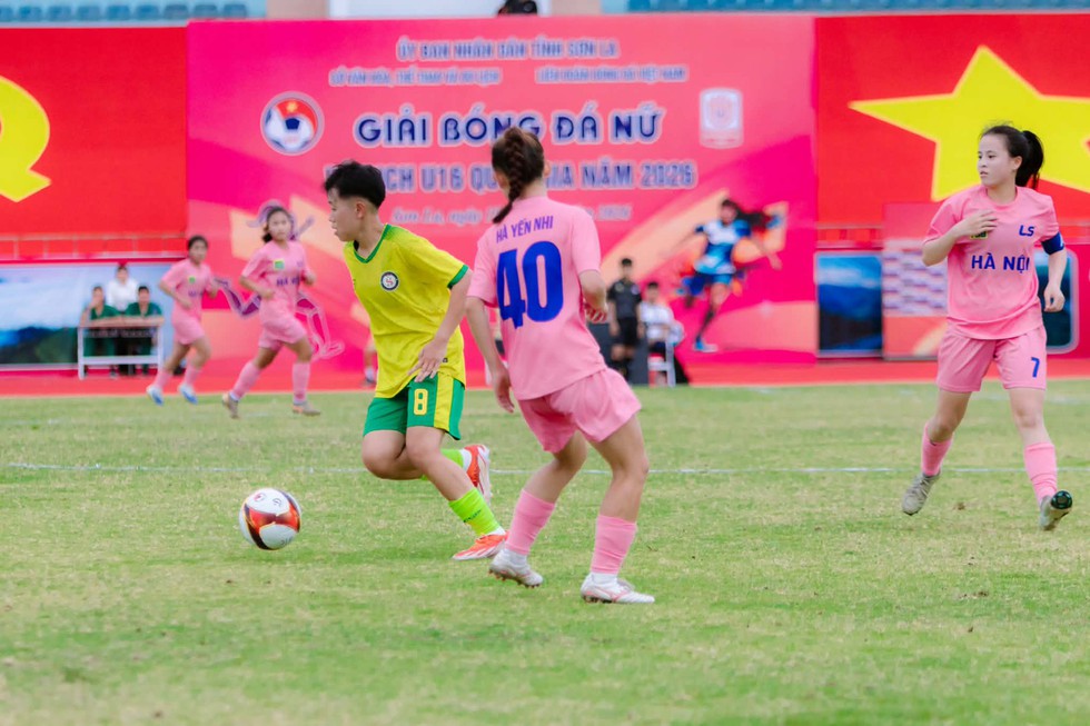 U.16 Sơn La tạo bất ngờ, bắt đối thủ mạnh U.16 H&agrave; Nội phải chia điểm- Ảnh 1.