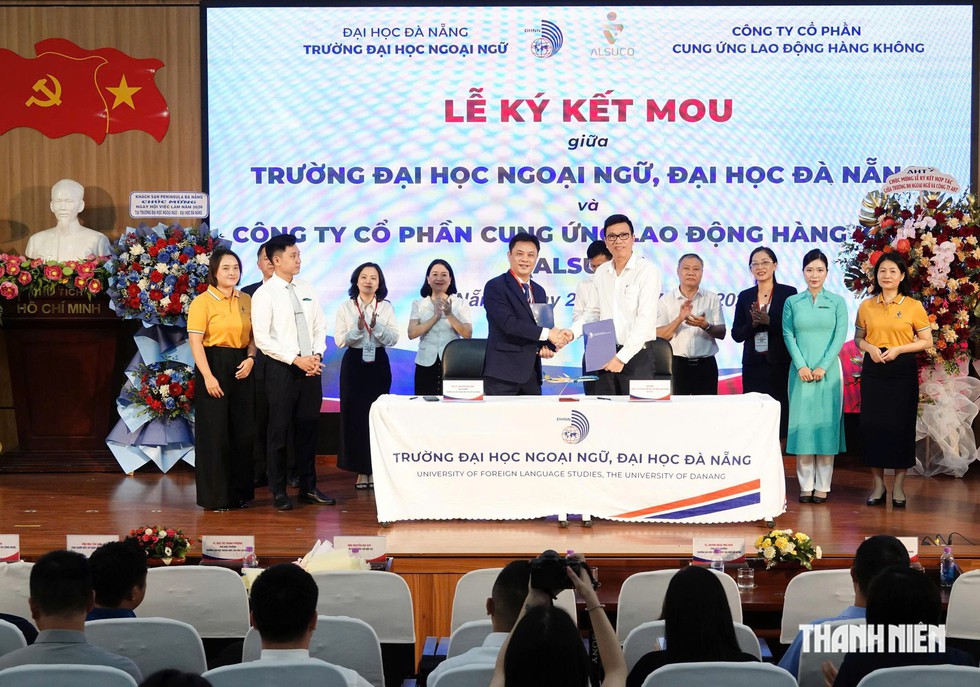 Sinh vi&ecirc;n Đ&agrave; Nẵng 'săn' hơn 8.700 cơ hội việc l&agrave;m ngay tại trường - Ảnh 6.