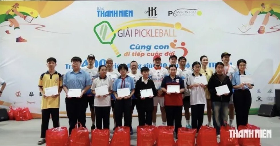 Gi&uacute;p trẻ mồ c&ocirc;i qua giải pickleball &lsquo;C&ugrave;ng con đi tiếp cuộc đời&rsquo;- Ảnh 4.