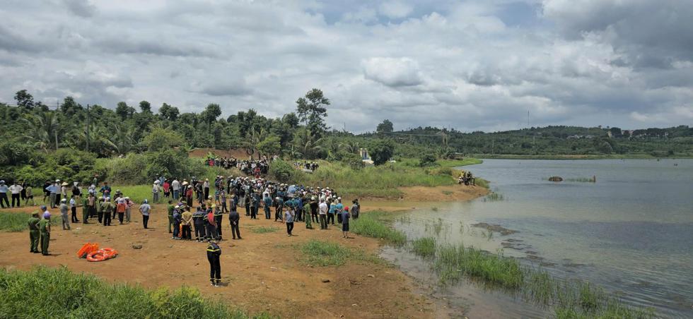 Rủ nhau ra hồ chơi, 2 chị em ruột c&ugrave;ng đuối nước tử vong- Ảnh 1.