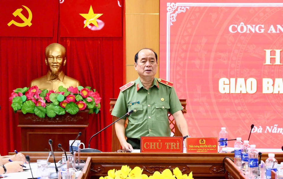 Thiếu tướng Nguyễn Hữu Hợp y&ecirc;u cầu quyết liệt 'l&agrave;m sạch' địa b&agrave;n ma t&uacute;y- Ảnh 4.