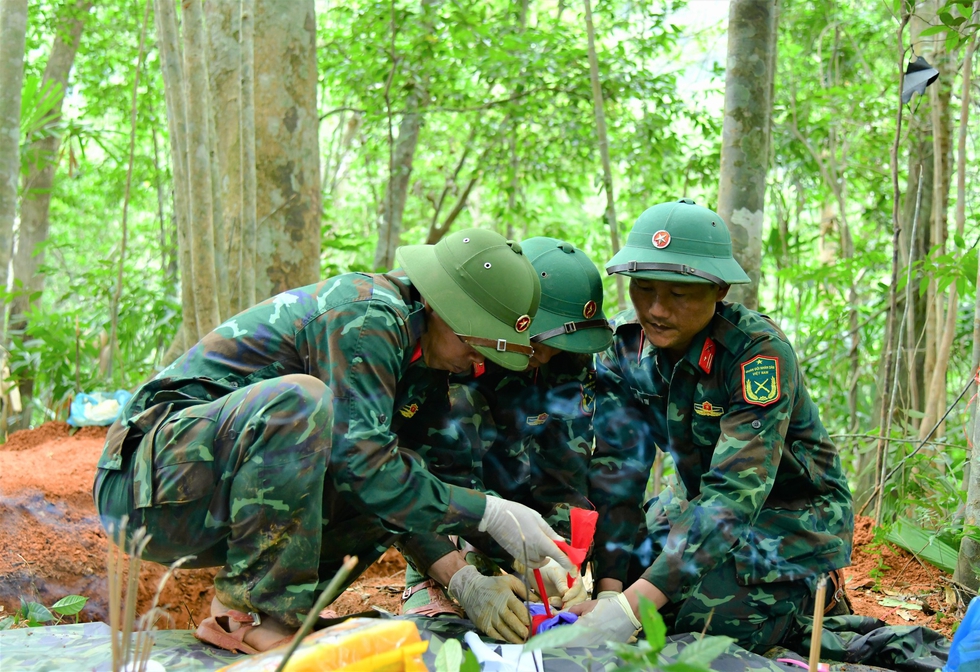 X&aacute;c minh t&ecirc;n liệt sĩ Nguyễn Văn Vượng từ mẩu giấy trong lọ thủy tinh- Ảnh 2.