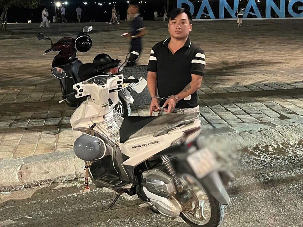  Bắt quả tang kẻ trộm tài sản du khách tại biển Mỹ Khê- Ảnh 1.