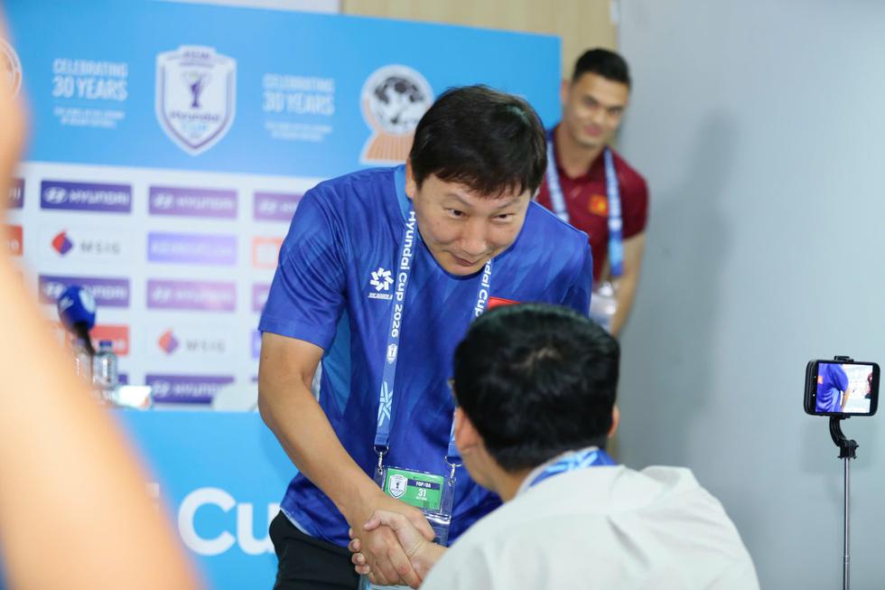 HLV Kim Sang-sik n&oacute;i cực hay về chủ nh&agrave; Indonesia, tuy&ecirc;n bố cứng &lsquo;Việt Nam sẽ gi&agrave;nh trọn 3 điểm&rsquo;- Ảnh 3.