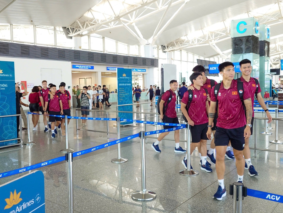 Xu&acirc;n Son v&agrave; L&ecirc; Giang Patrik &lsquo;chất lừ&rsquo; c&ugrave;ng đội tuyển Việt Nam sang Th&aacute;i Lan: Hứa hẹn lượt đi b&ugrave;ng nổ- Ảnh 6.