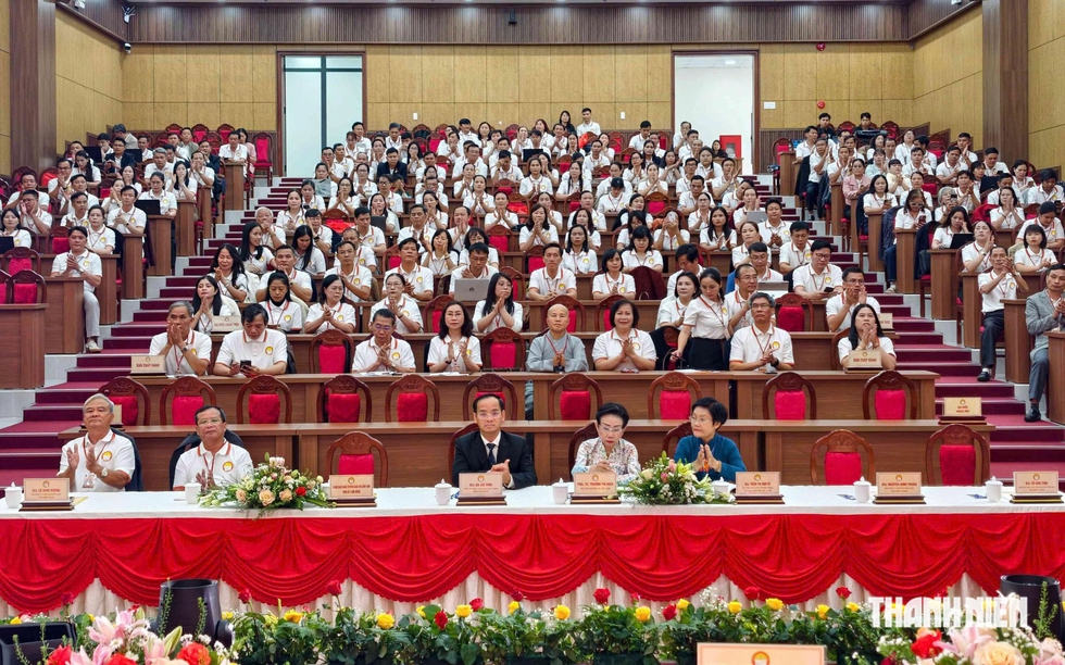 Bà Tôn Nữ Ngọc Hạnh tiếp tục làm Chủ tịch Hội Khuyến học tỉnh Lâm Đồng- Ảnh 2.