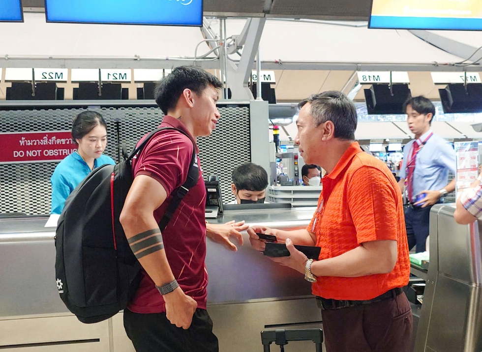 Đội tuyển Việt Nam hứng khởi rời Th&aacute;i Lan sau chiến thắng tuyệt vời: Trở về 'chảo lửa' Mỹ Đ&igrave;nh- Ảnh 1.