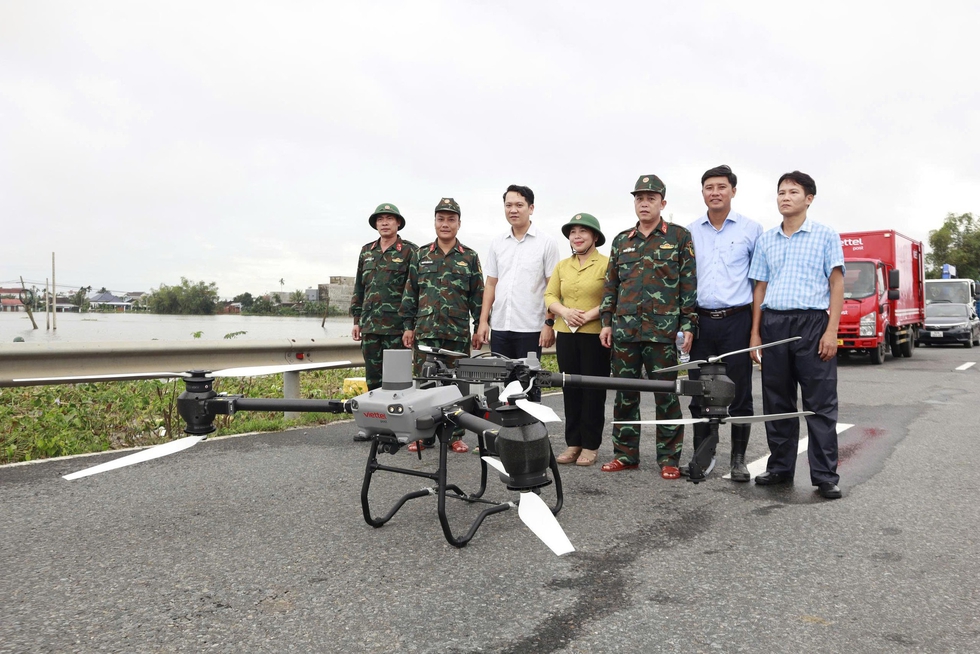 Đà Nẵng đào tạo lực lượng đặc biệt ứng phó bão lũ, cứu người vùng cô lập- Ảnh 3.