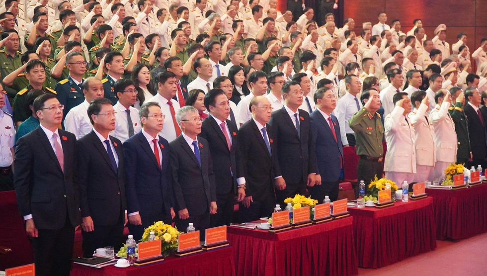 Công an Đà Nẵng đón nhận danh hiệu Anh hùng Lực lượng vũ trang nhân dân- Ảnh 2.