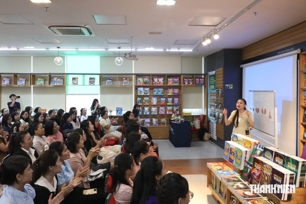 Gi&aacute;o vi&ecirc;n t&igrave;m c&aacute;ch 'giữ ch&acirc;n' học sinh trong lớp học thời AI- Ảnh 1.