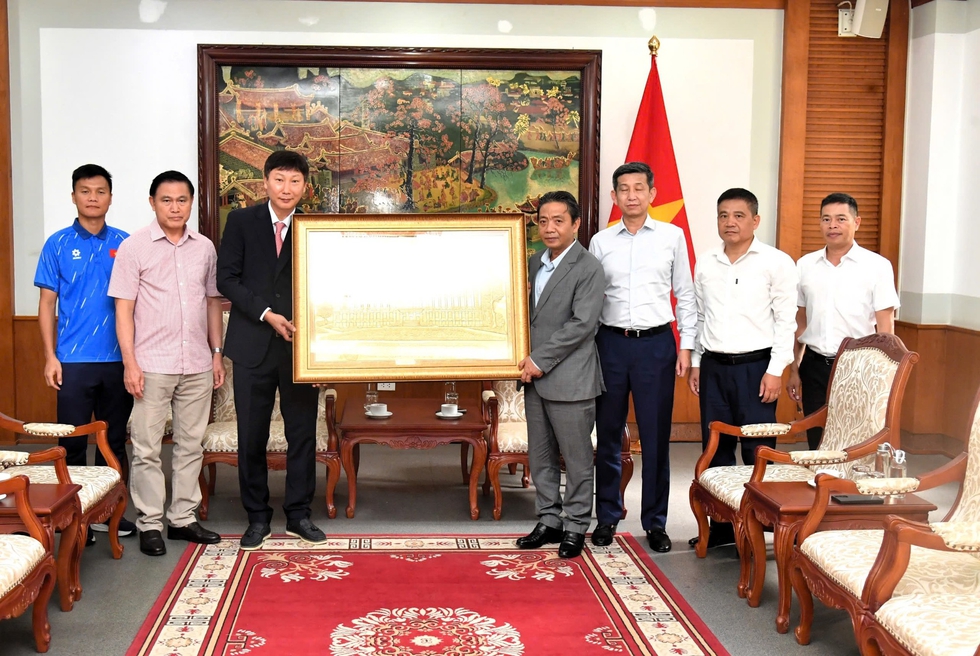 AFF tăng tiền thưởng, đội tuyển Việt Nam nhận tổng cộng bao nhi&ecirc;u sau chức v&ocirc; địch: Gần 40 tỉ đồng- Ảnh 1.