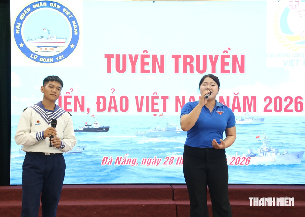 H&agrave;ng trăm t&acirc;n sinh vi&ecirc;n mang t&igrave;nh y&ecirc;u biển, đảo đến V&ugrave;ng 3 Hải qu&acirc;n- Ảnh 6.