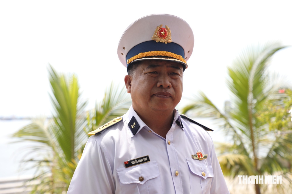 H&agrave;ng trăm t&acirc;n sinh vi&ecirc;n mang t&igrave;nh y&ecirc;u biển, đảo đến V&ugrave;ng 3 Hải qu&acirc;n- Ảnh 4.