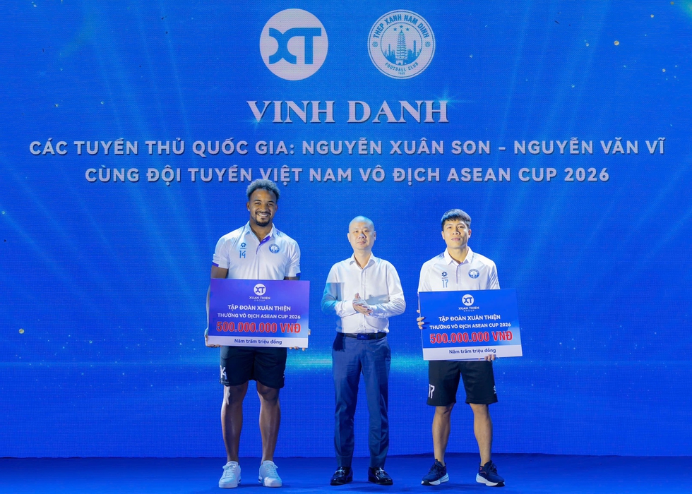 Xu&acirc;n Son v&agrave; Văn Vĩ được thưởng tổng cộng 1 tỉ đồng sau chức v&ocirc; địch ASEAN Cup 2026
- Ảnh 3.