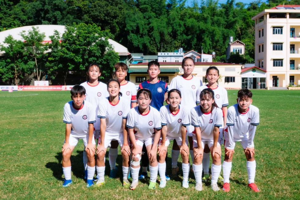 U.16 Sơn La tạo bất ngờ trước đối thủ mạnh Phong Ph&uacute; H&agrave; Nam- Ảnh 1.