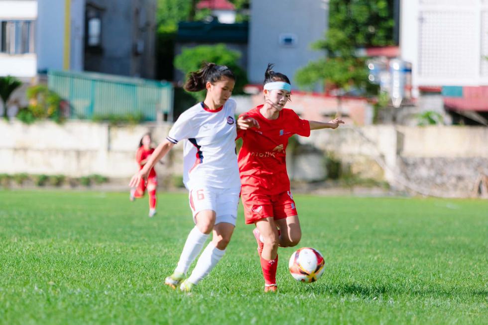 U.16 Sơn La tạo bất ngờ trước đối thủ mạnh Phong Ph&uacute; H&agrave; Nam- Ảnh 2.
