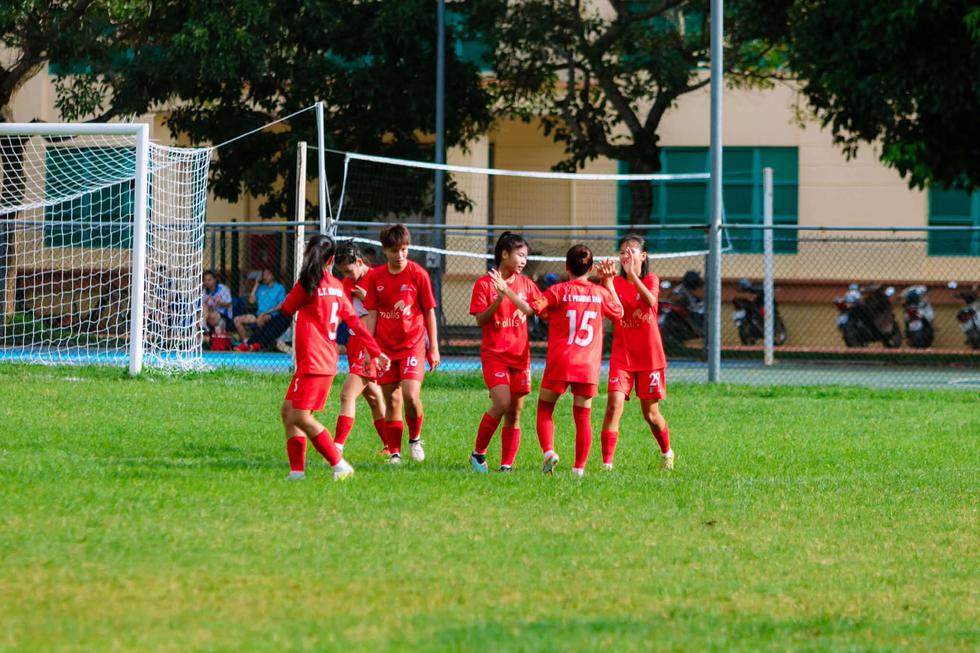 Phong Ph&uacute; H&agrave; Nam v&ocirc; địch giải U.16 nữ quốc gia 2026- Ảnh 1.