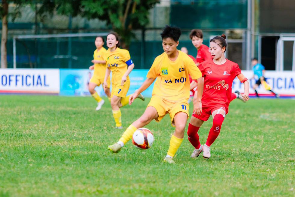 Phong Ph&uacute; H&agrave; Nam v&ocirc; địch giải U.16 nữ quốc gia 2026- Ảnh 2.