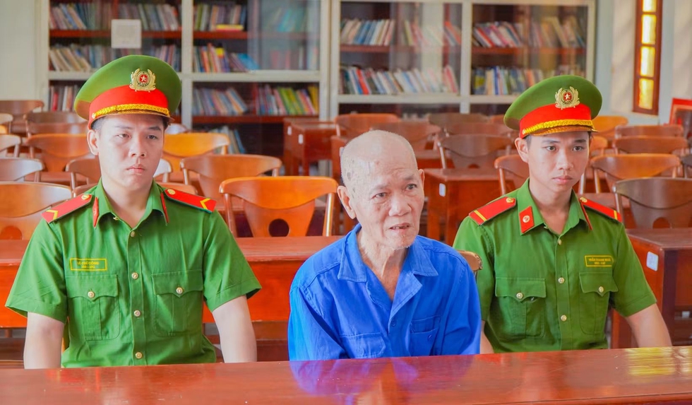 Công an tỉnh Vĩnh Long bắt bị án trốn trại giam sau gần 30 năm truy nã- Ảnh 1.