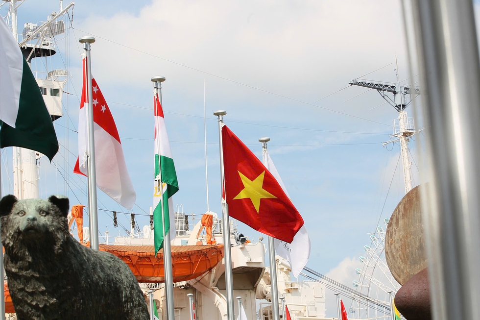 Quốc kỳ Việt Nam tung bay ở ASIAD 20, xúc động khoảnh khắc thiêng liêng tại lễ thượng cờ- Ảnh 1.