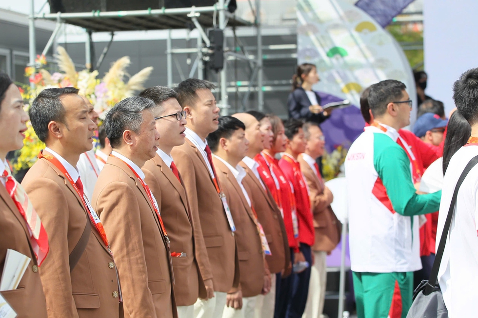 Quốc kỳ Việt Nam tung bay ở ASIAD 20, xúc động khoảnh khắc thiêng liêng tại lễ thượng cờ- Ảnh 7.