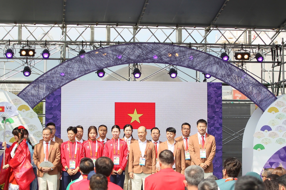 Quốc kỳ Việt Nam tung bay ở ASIAD 20, xúc động khoảnh khắc thiêng liêng tại lễ thượng cờ- Ảnh 6.