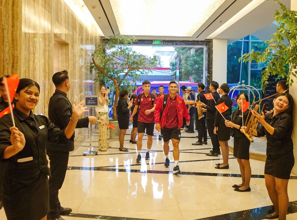Đội tuyển Việt Nam được ‘cưng chiều’ hết nấc tại Indonesia, FIFA ASEAN Cup chính thức khởi động
- Ảnh 1.