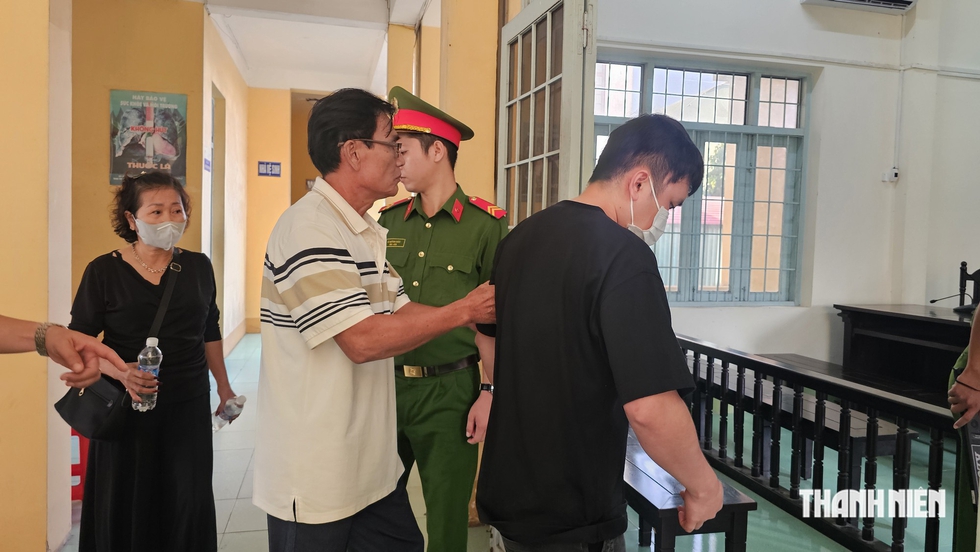 Tai nạn khiến nữ sinh Vĩnh Long tử vong: T&agrave;i xế l&atilde;nh &aacute;n- Ảnh 2.