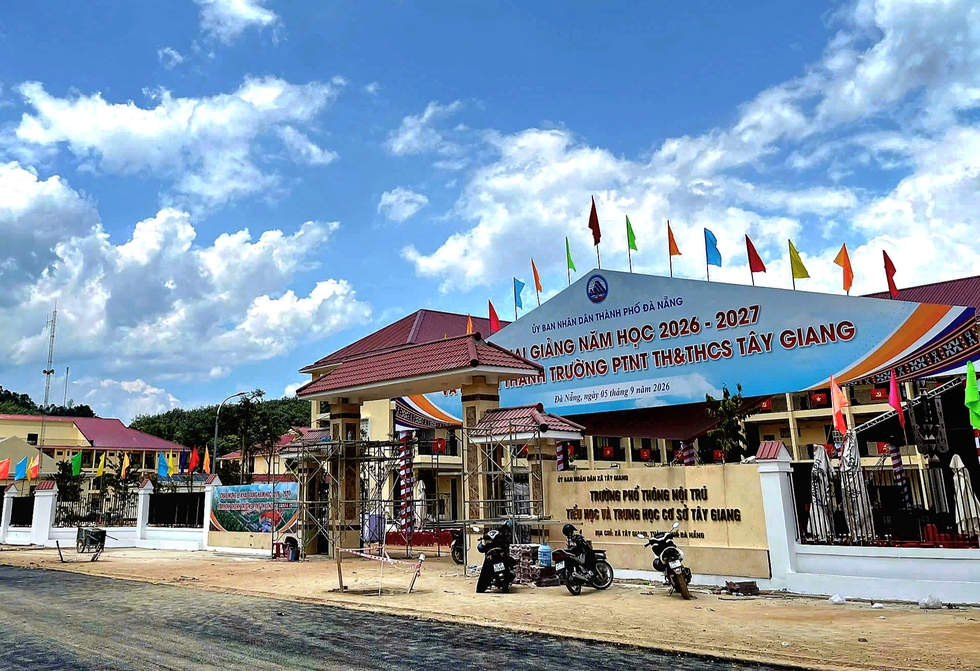 Đ&agrave; Nẵng: Cận giờ khai giảng, điểm trường miền n&uacute;i tất bật đ&oacute;n học sinh- Ảnh 1.
