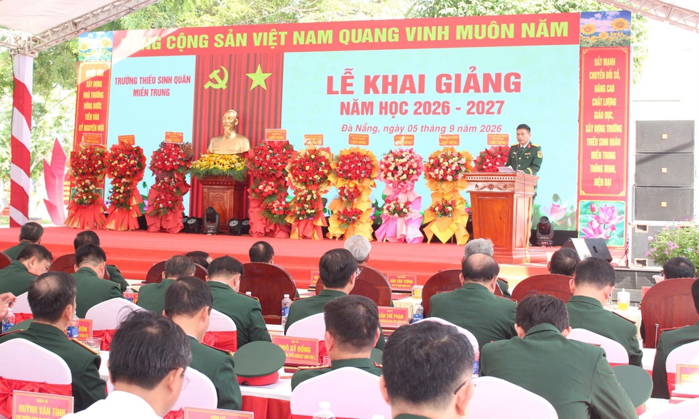 Trường Thiếu sinh qu&acirc;n miền Trung khai giảng: Học sinh kh&oacute;a đầu ti&ecirc;n h&aacute;o hức 'nhập ngũ'- Ảnh 3.