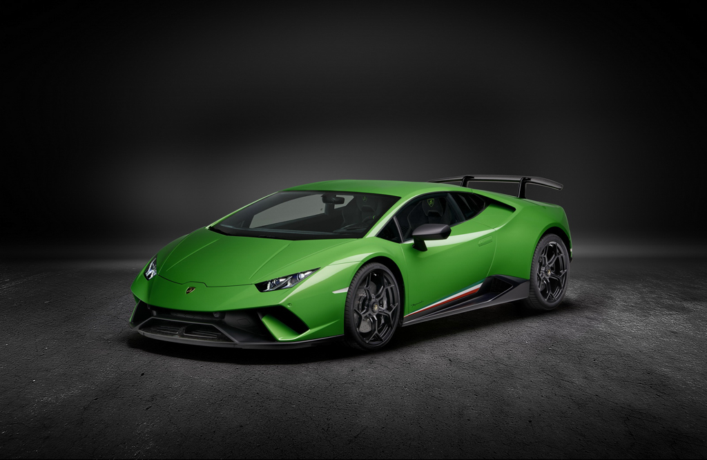 Lamborghini Huracan Performante vừa ra mắt đã phá kỷ lục