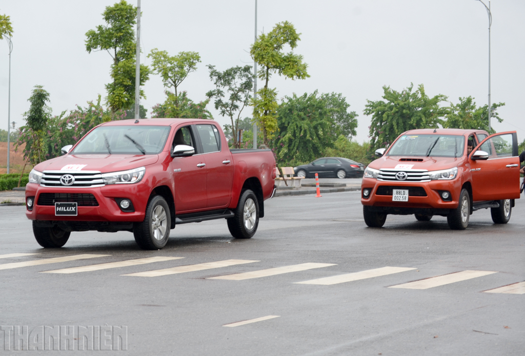 MÔ HÌNH XE TOYOTA HILUX WHITE 132 JACKIEKIM CÓ HỘP 5841  Cửa Hàng Mô Hình  Autono1