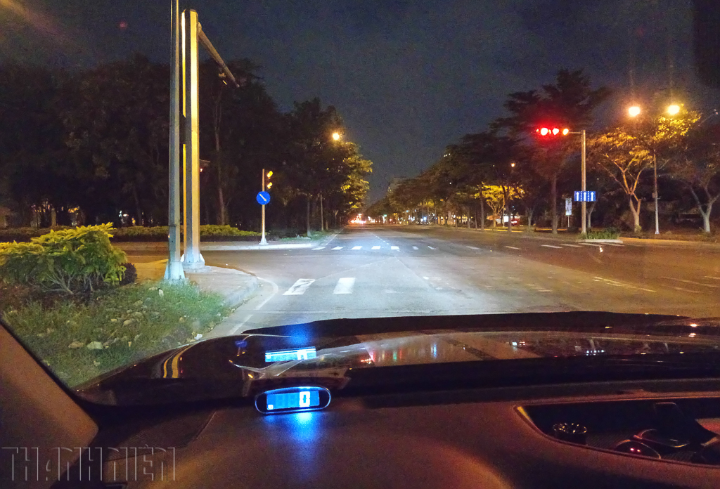 Để lái xe an toàn ban đêm, bạn cần sự tập trung tối đa và kỹ năng lái xe tốt. Bộ ảnh nghệ thuật này sẽ hướng dẫn bạn cách lái xe an toàn, đồng thời chứng minh rằng đêm cũng có thể đẹp đến kinh ngạc.