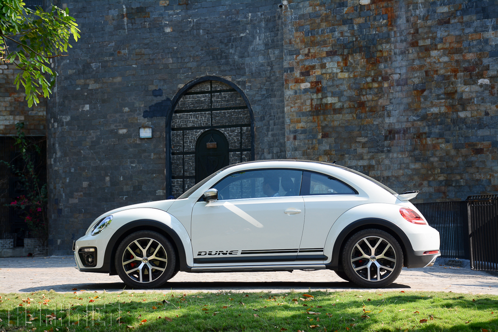 ‘Con bọ’ Volkswagen Beetle Dune, biểu tượng sống mãi với thời gian