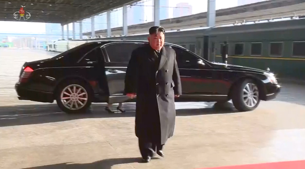 Chủ Tịch Triều Tiên Kim Jong-Un Về Hà Nội Bằng Xe Mercedes-Benz S600 Chống  Đạn