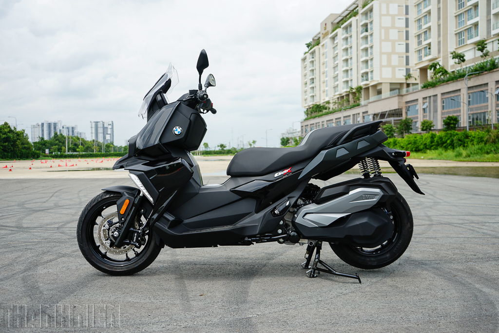 BMW Motorrad chính thức giới thiệu cặp đôi xe tay ga C400X và C400GT tại  Việt Nam giá từ 289 triệu VNĐ